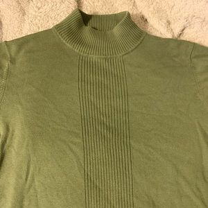 Large Green Vintage Turtle Neck